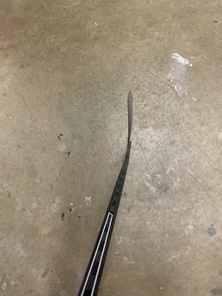 Senior Right Handed Supreme MX3 Hockey Stick