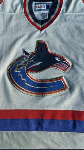 Vancouver Canucks 1997-2007 Jersey