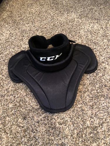 CCM Hockey Goalie Neck Guard TC-500 SR m/l/xl