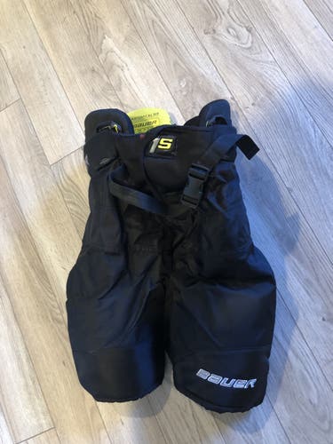 Black Junior XL Bauer  Supreme 1S Hockey Pants