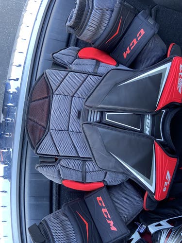 Used Medium CCM  Extreme Flex Shield E2.9 Goalie Chest Protector