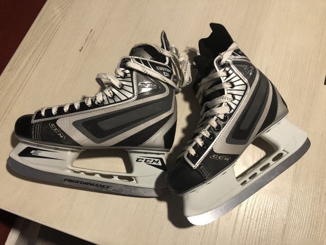 CCM  Size 9 01 Hockey Skates