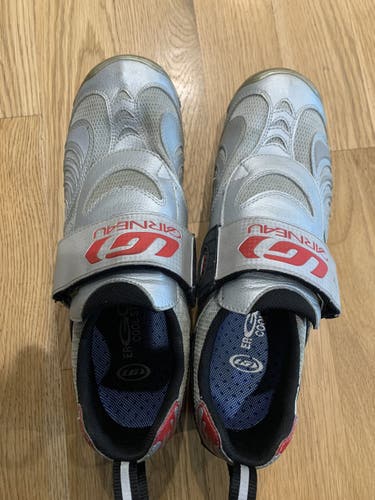 Silver Adult Men's 13.5 (W 14.5) Louis Garneau Cycling Shoes