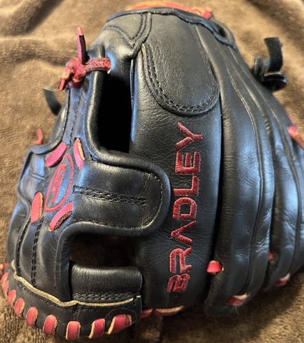 Bradley Bandits Series Glove (11.25”)