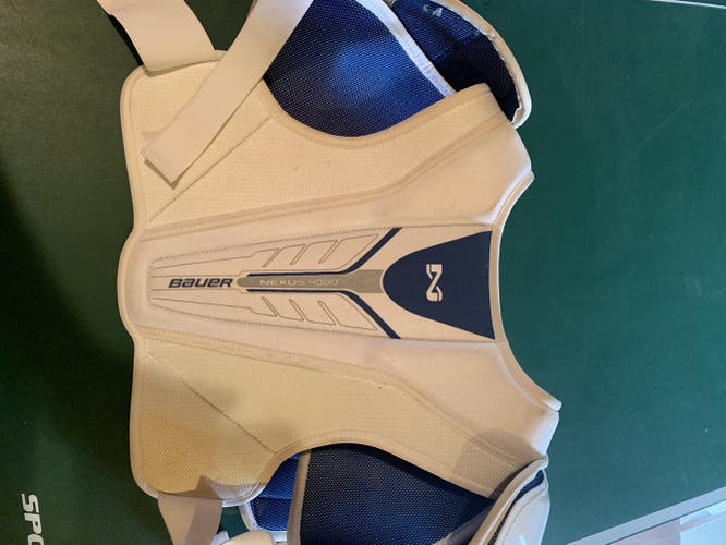Senior Large Bauer Nexus 4000 Shoulder Pads