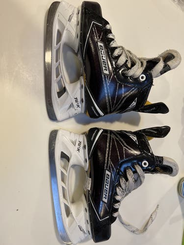Junior Bauer Size 1 Supreme S190 Hockey Skates