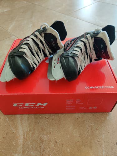 Hockey Skates Youth Used CCM JetSpeed FT340 Regular Width Size 10