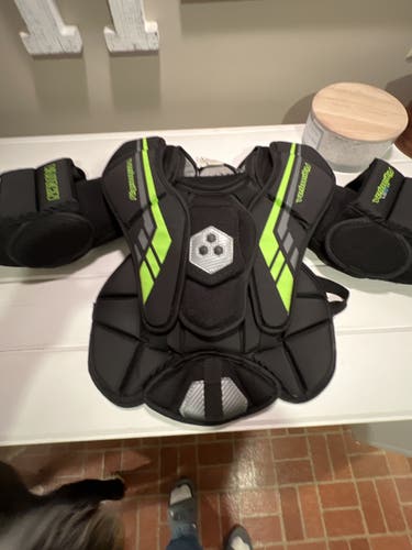 Youth Vaughn Velocity VE8YT Goalie Chest Protector