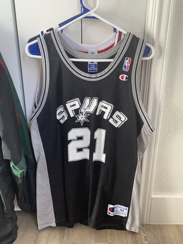 Vintage Large (Size 44) Champion Tim Duncan San Antonio Spurs Jersey