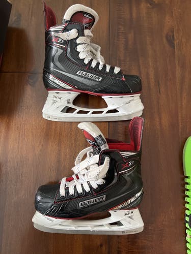 Used Bauer Regular Width  Size 3 Vapor X2.7 Hockey Skates