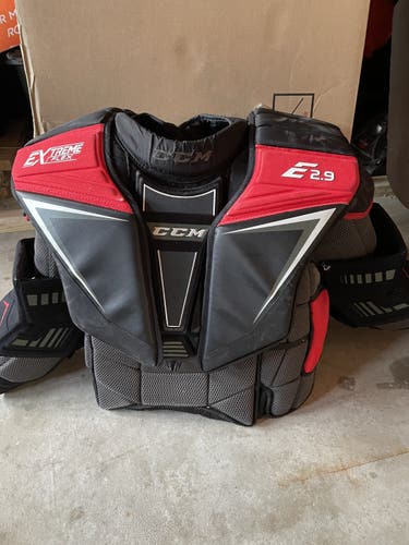 Goalie Chest Protector Senior Used Medium CCM Extreme Flex Shield E2.9