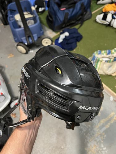 Lightly Used | Bauer Re-akt 200 | Black | Large