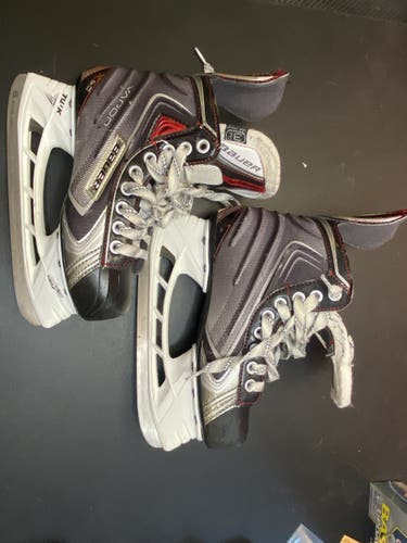 BAUER VAPOR X60 Youth Skates - size CAN 3.5/US 4.5