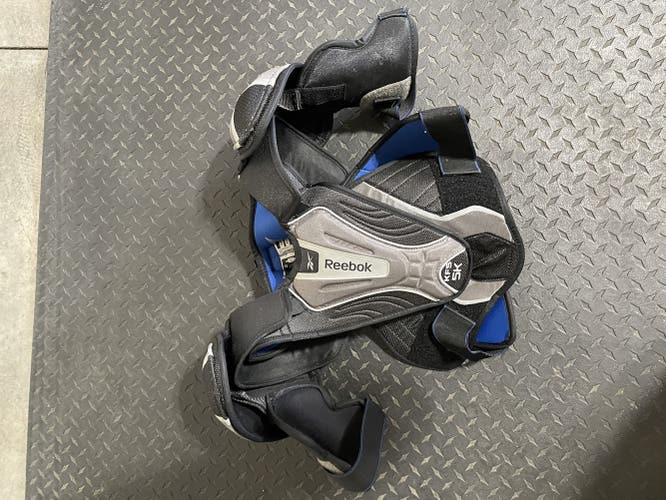 RBK KFS 5K shoulder pads medium