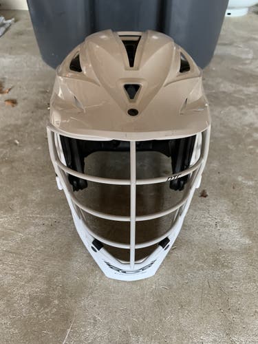 White Adult Cascade R Helmet