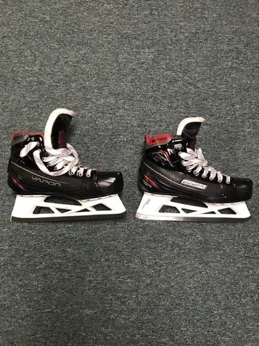 Senior Bauer Regular Width Size 10.5 vapor x900 Hockey Goalie Skates