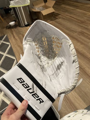 USED TWICE BauerS20 GX Glove