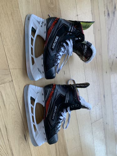 Hockey Skates Used Bauer Vapor X2.9 Regular Width Size 2