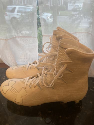 Adult Size Men's 10.5 (W 11.5) Under Armour Highlight