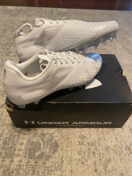 White Adult Molded Cleats Low Cut
