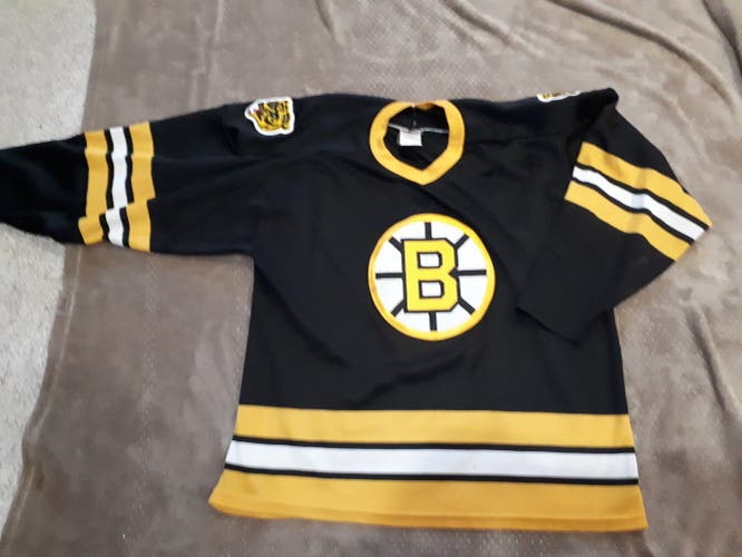 Boston Bruins Vintage Hockey Jersey in MENS Large