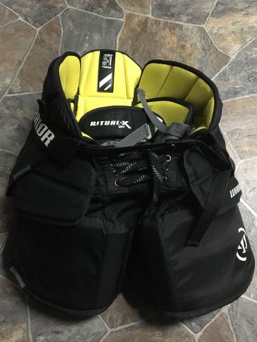 Black Hockey Goalie Pants Intermediate Used Small/Medium Warrior Ritual X