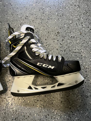 Senior CCM Extra Wide Width Size 8.5 Super Tacks AS1 Hockey Skates