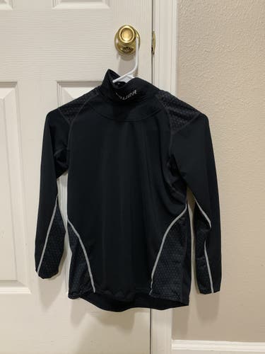 Youth Medium Bauer base layer with neck guard
