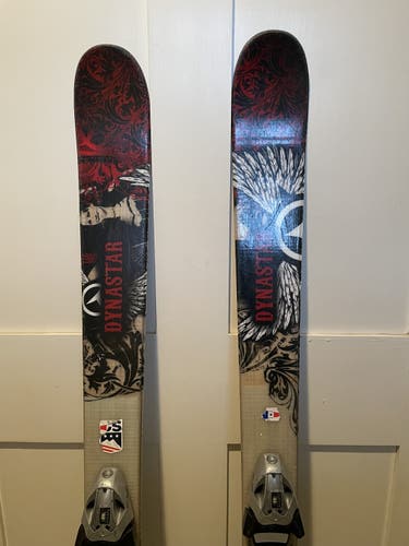 Dynastar 6th Sense Twin Tips skis