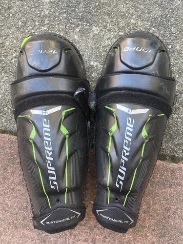 Junior Bauer  Supreme One.6 Shin Pads