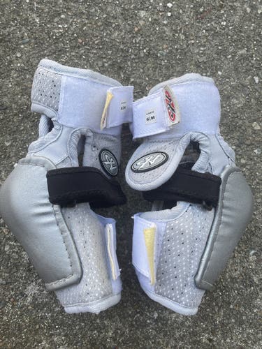 Junior Medium   Hespeler F3 Elbow Pads