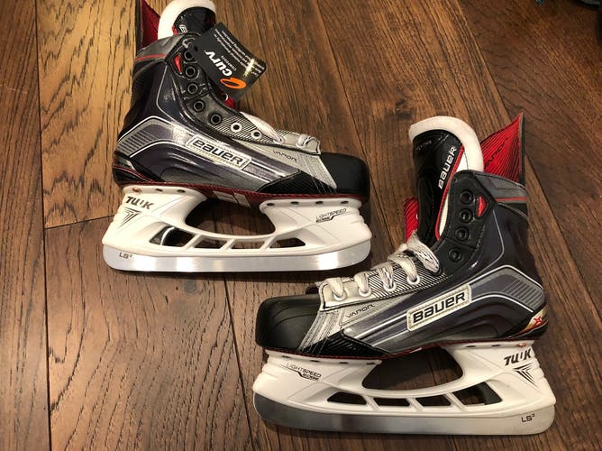 Hockey Skates Senior New Bauer Vapor X Shift Pro Regular Width Size 7.5
