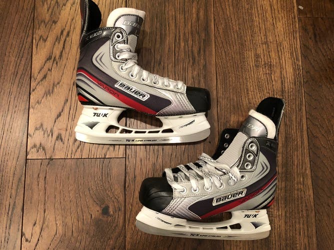 Hockey Skates Junior New Bauer Vapor XVelocity Extra Wide Width Size 4.5