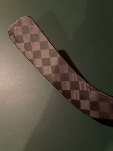 Senior Right Handed Mid Pattern Pro Stock Pro Blackout Hockey Stick
