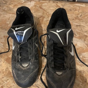 Black Men's Molded Cleats Low Cut