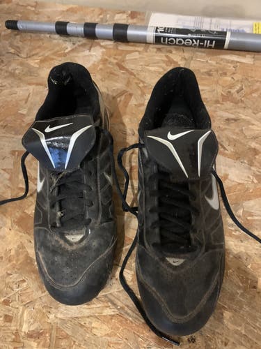 Black Men's Molded Cleats Low Cut