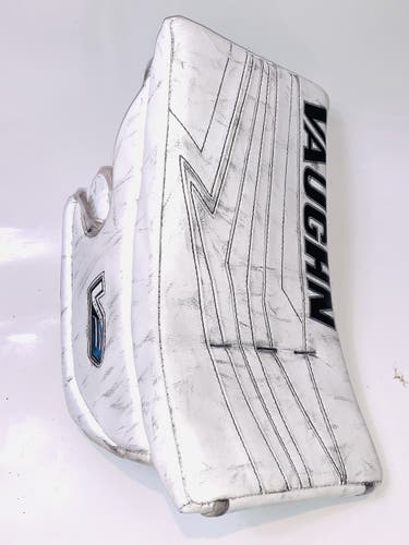 Vaughn Velocity V9 pro Goalie blocker