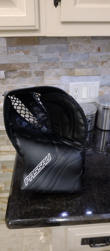 Passau stark glove new