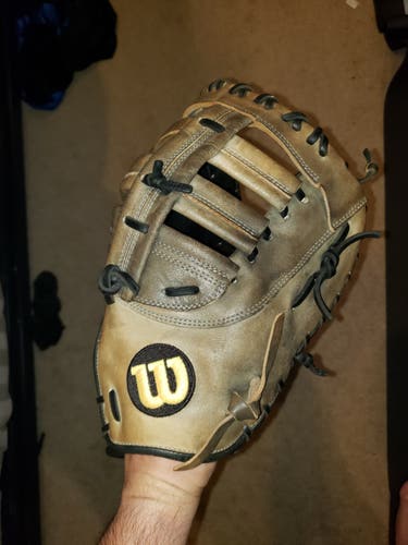 Wilson Right Hand Throw First Base A2000 12"