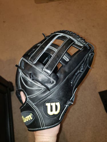 Pro Issue Wilson Right Hand Throw Outfield A2000 12.75"