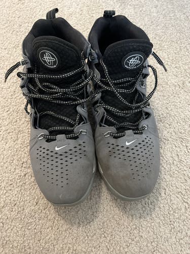 Used Nike Training Shoe (Mens Size 10)