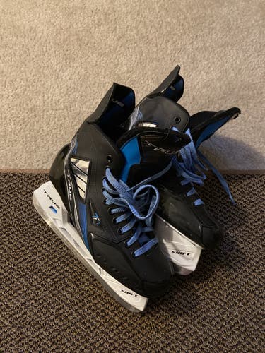 Senior True Wide Width  Size 9 Tf7 Hockey Skates