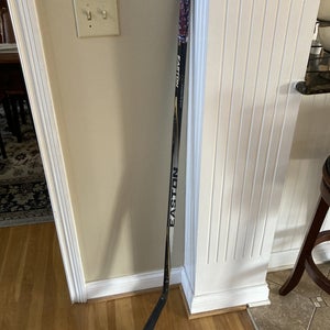 Hockey Stick Used Junior Easton Right Handed Synergy 80 Mid Pattern