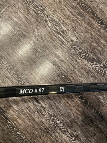 Pro Stock Hockey Right Hand McDavid Curve 70 Flex