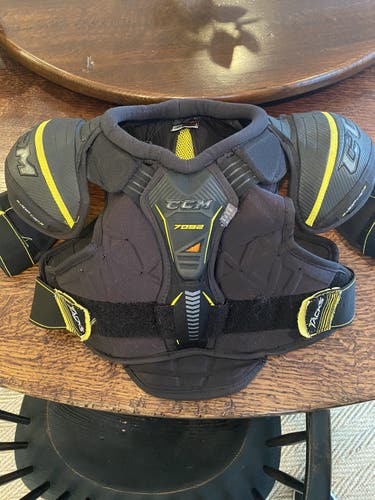 Used Medium CCM Tacks 7092 Shoulder Pads