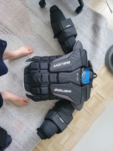Used Like New Goalie Chest Protector Senior Large Bauer Elite