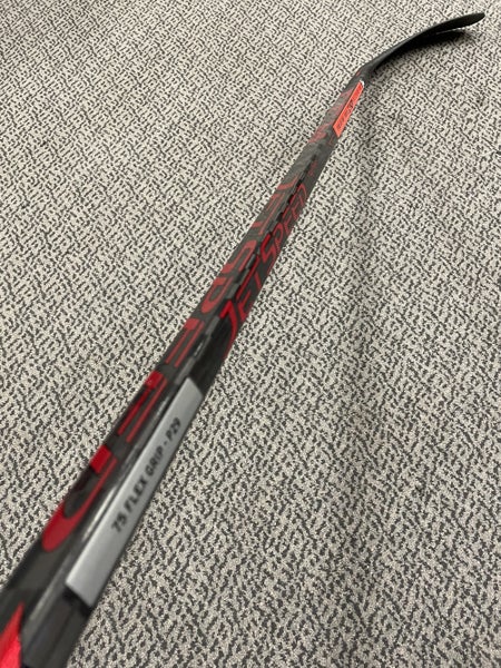 CCM Jetspeed FT4 Pro 75 flex P29 curve left hand stick