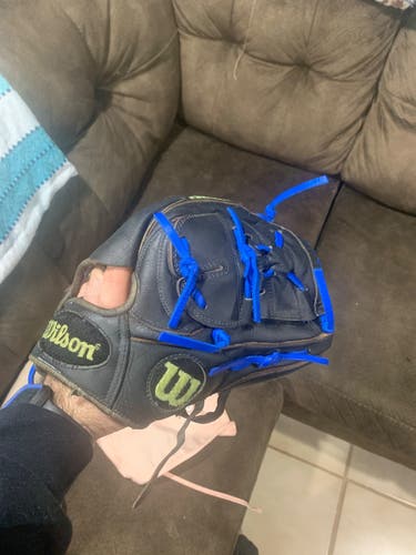 Right Hand Throw 11.75" A2000 Baseball Glove