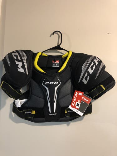 NEW CCM Tacks 9550 Senior Medium Shoulder Pads