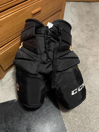 Hockey Goalie Pants Senior Used Large CCM HPG 14A Pro Stock
